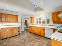 13158 13 AVENUE - thumbnail 11