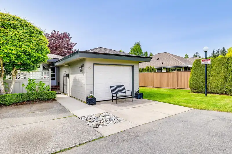 4 14235 18A AVENUE - photo 1 of 40