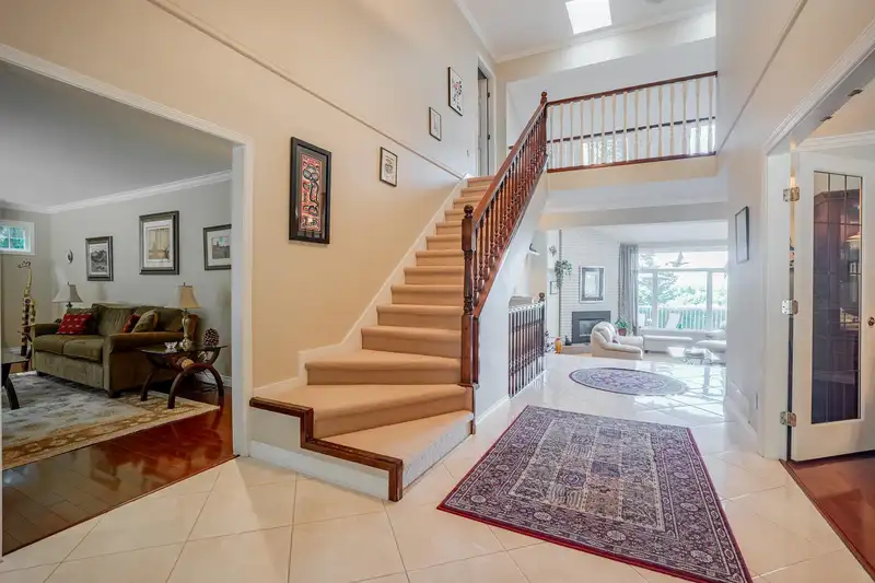 16233 30B AVENUE - photo 4 of 40