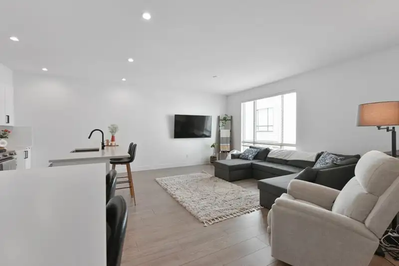 114 16433 19 AVENUE - photo 4 of 29