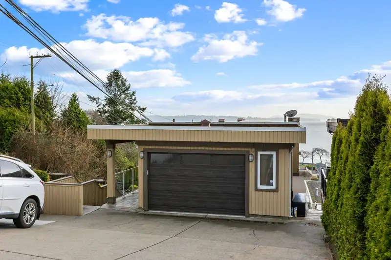 1235 OXFORD STREET - photo 3 of 38