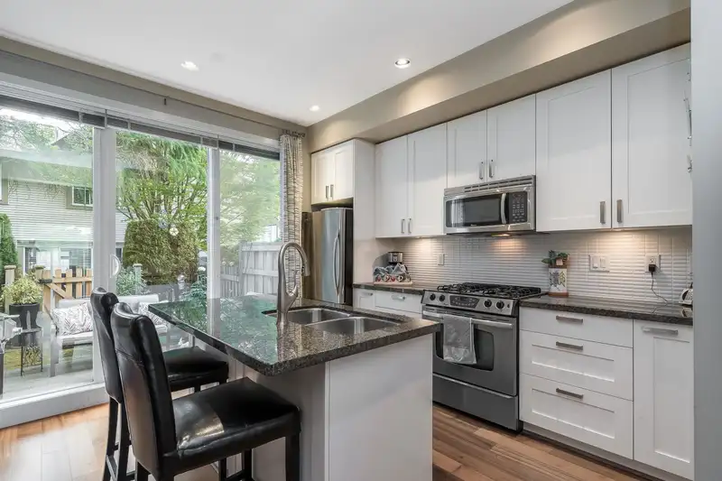 13 2501 161A STREET - photo 2 of 37