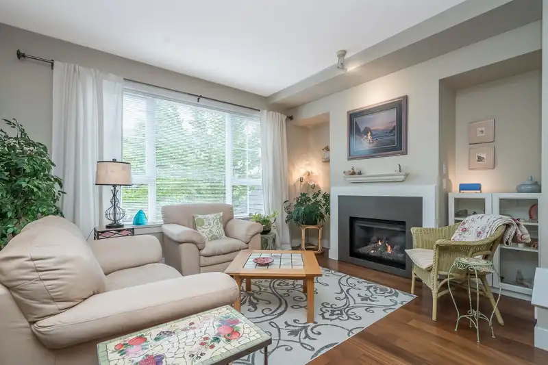 13 2501 161A STREET - photo 3 of 37