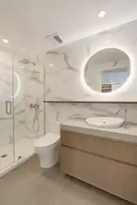 212 1342 JOHNSTON ROAD - thumbnail 11