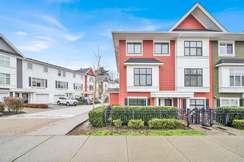 86 27735 ROUNDHOUSE DRIVE - photo 3 of 25