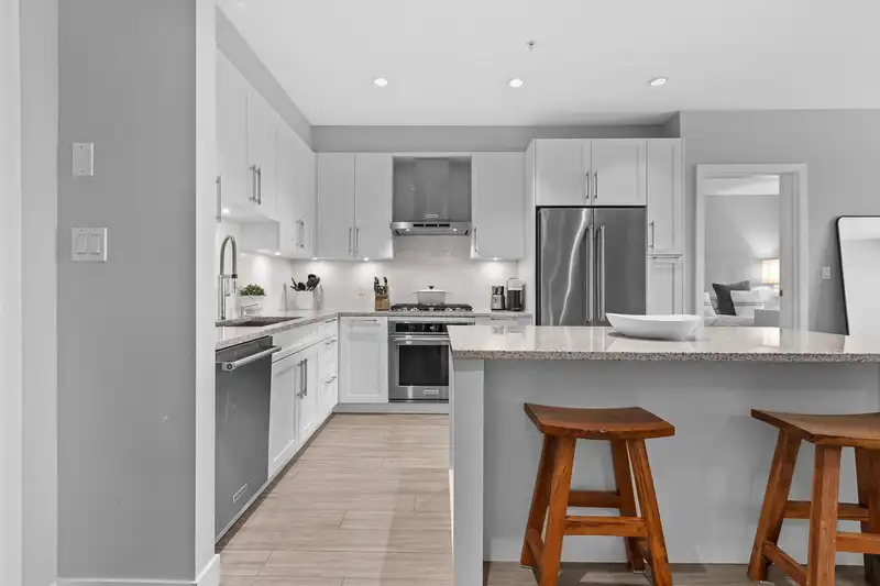 212 1975 154 STREET - photo 3 of 40