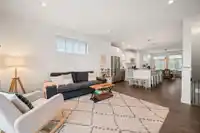 42 1708 KING GEORGE BOULEVARD - thumbnail 3