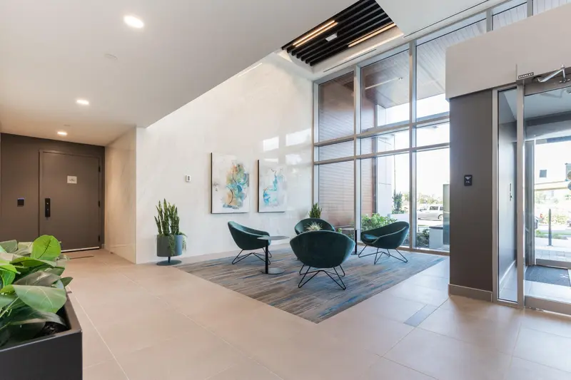 1301 13428 105 AVENUE - photo 3 of 25