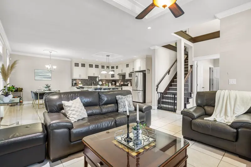 11790 80 AVENUE - photo 3 of 25