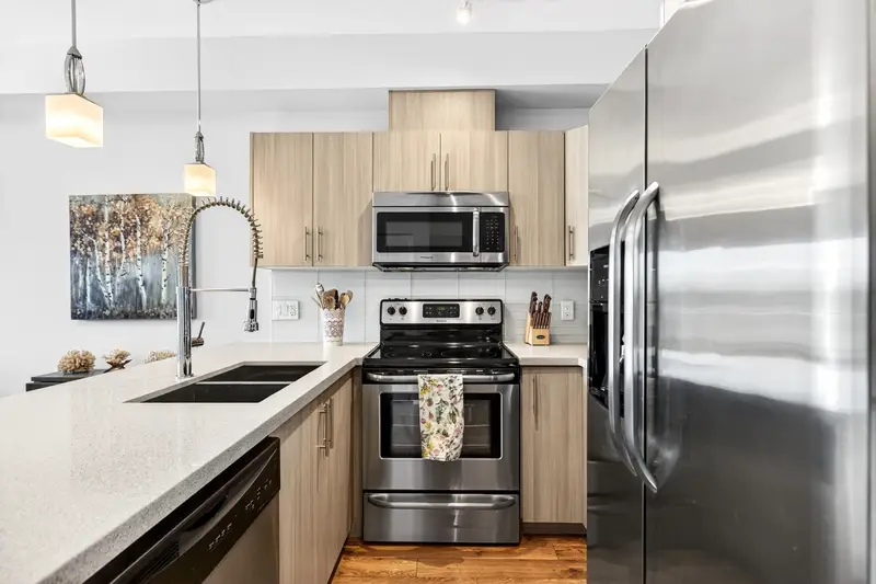 311 12070 227 STREET - photo 2 of 24