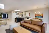 15086 BEACHVIEW AVENUE - thumbnail 6