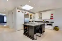 15086 BEACHVIEW AVENUE - thumbnail 9