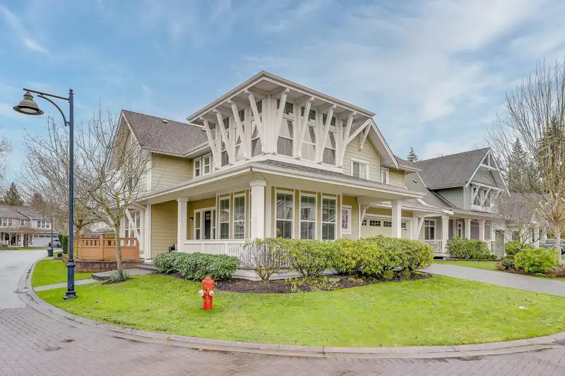14256 37 AVENUE - photo 1 of 28
