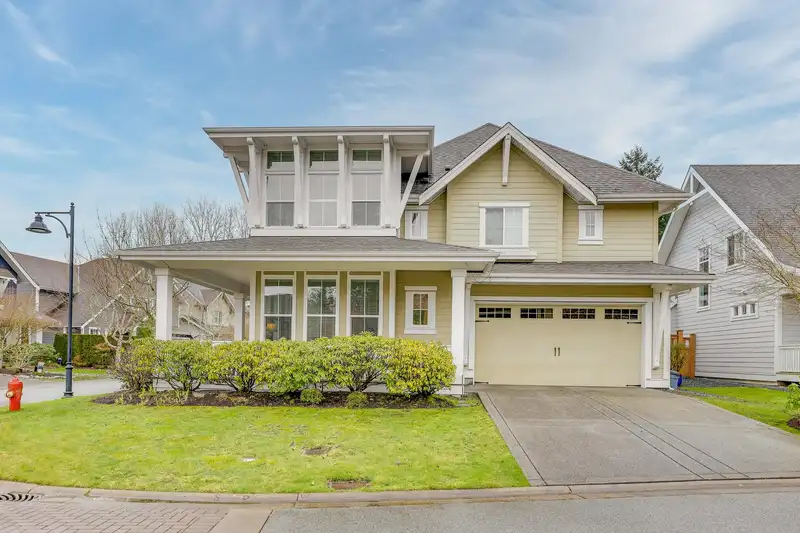14256 37 AVENUE - photo 2 of 28