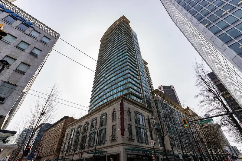 1906 610 GRANVILLE STREET - photo 1 of 12