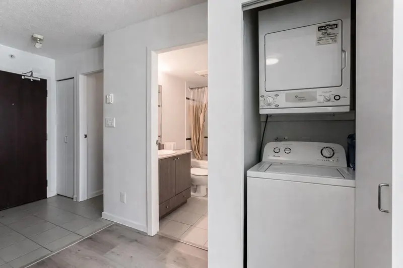 1906 610 GRANVILLE STREET - photo 4 of 12