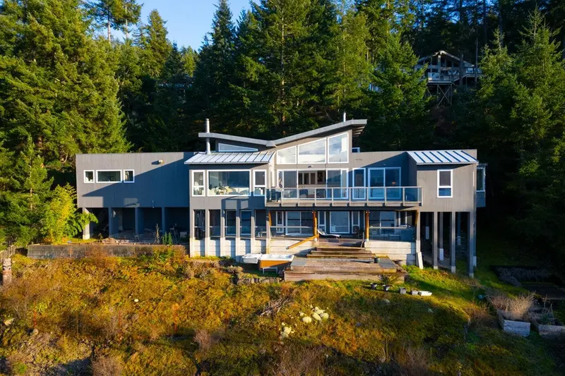 1670 WHITESAILS DRIVE - photo 3 of 25