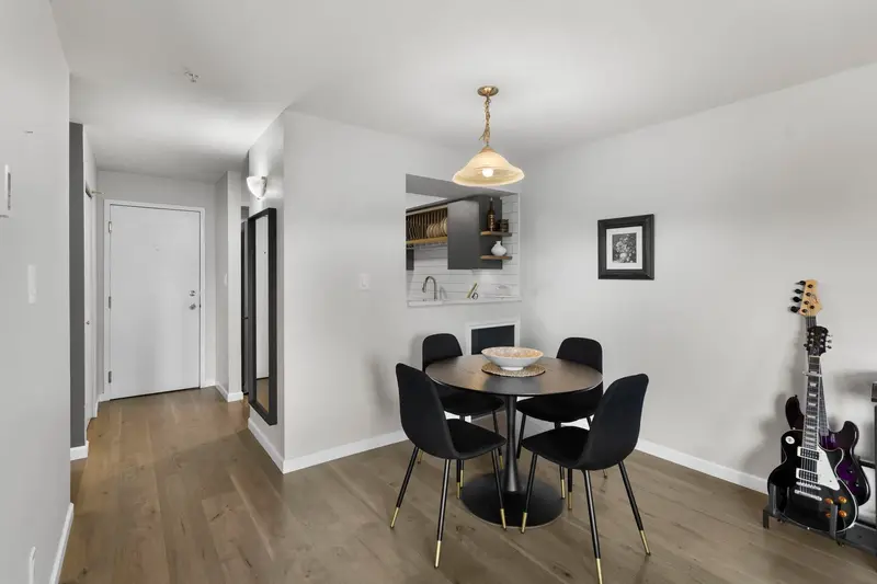 215 20454 53 AVENUE - photo 4 of 25