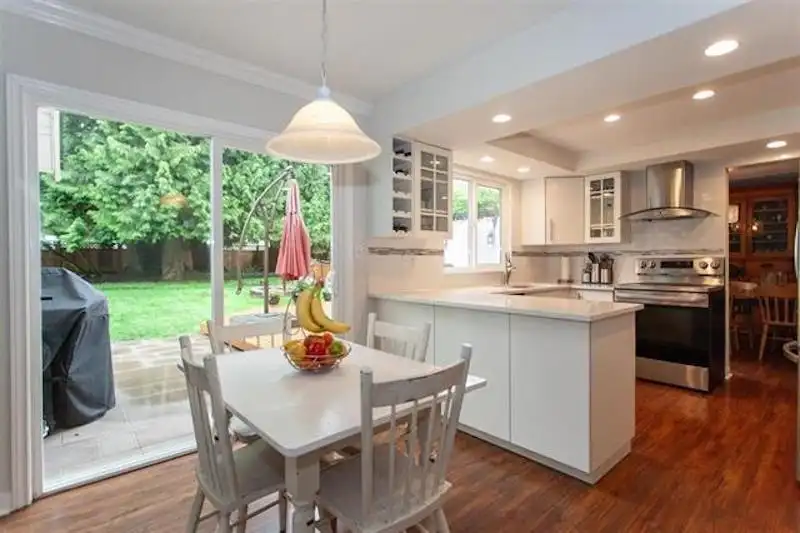 14581 18 AVENUE - photo 3 of 25