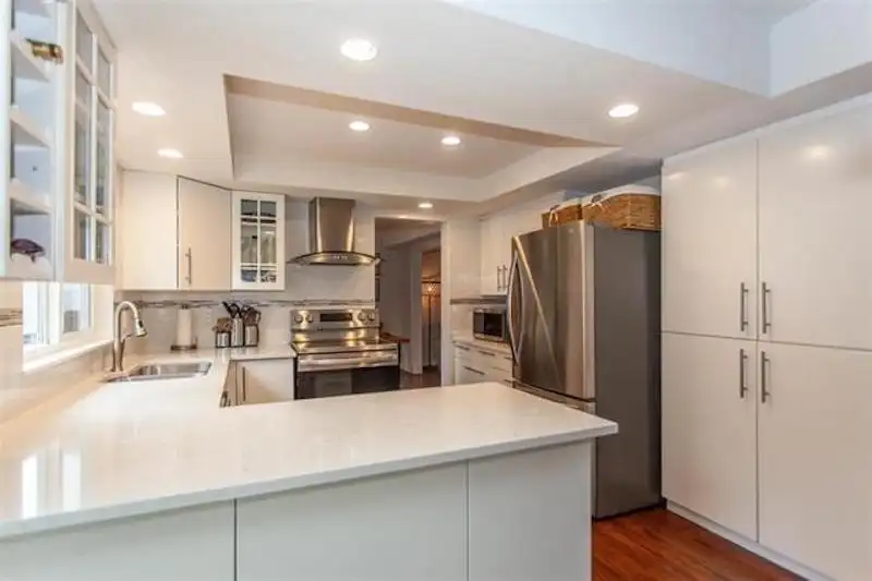 14581 18 AVENUE - photo 4 of 25