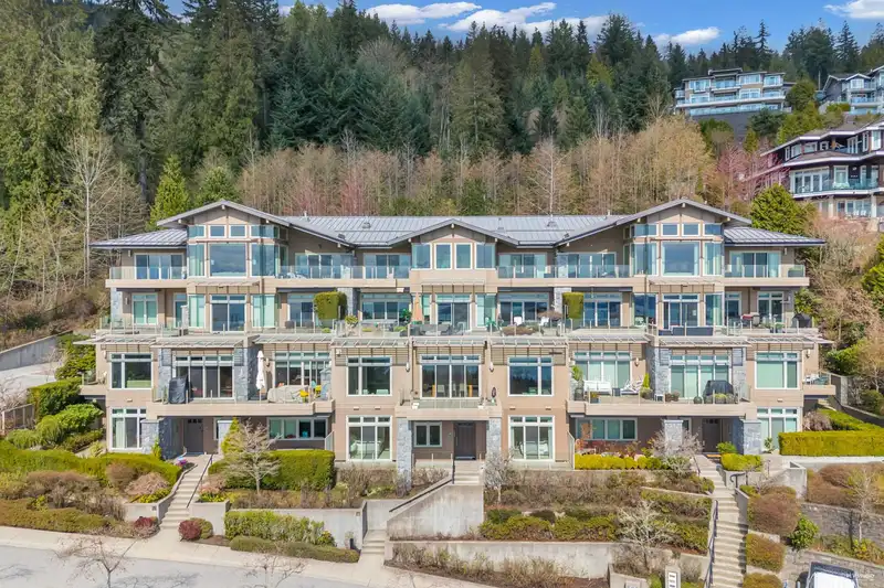 102 2575 GARDEN COURT - photo 2 of 25