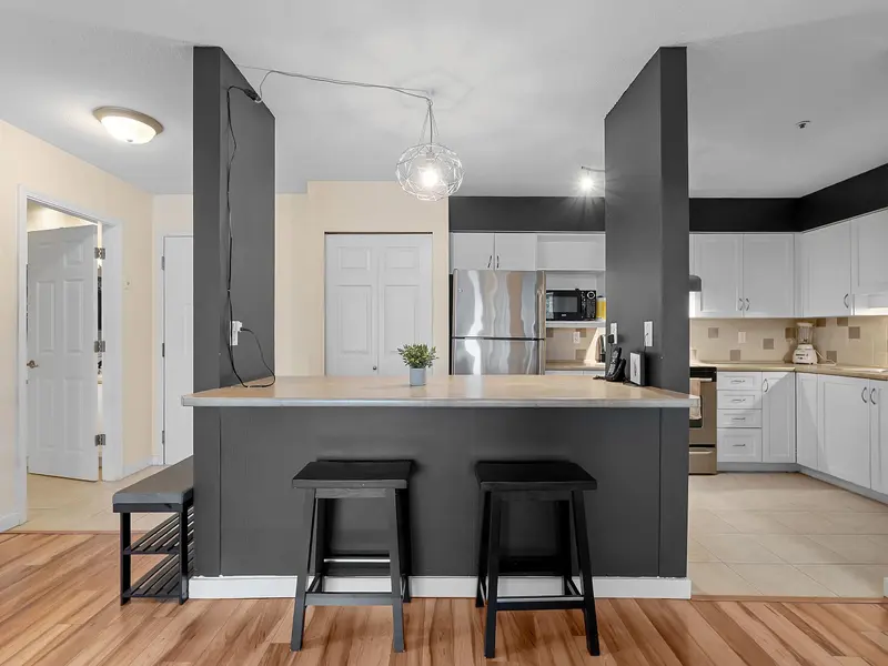 311 2700 MCCALLUM ROAD - photo 4 of 24