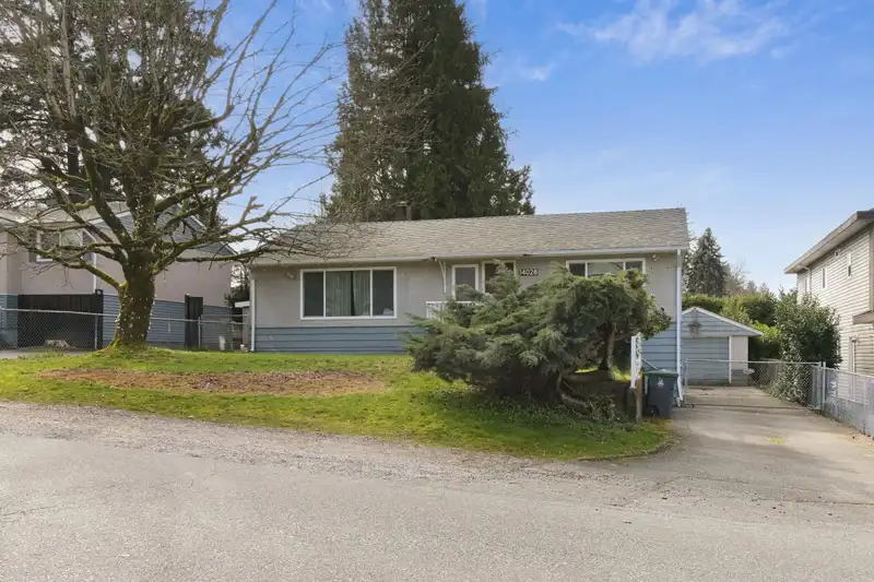 14028 102 AVENUE - photo 2 of 25