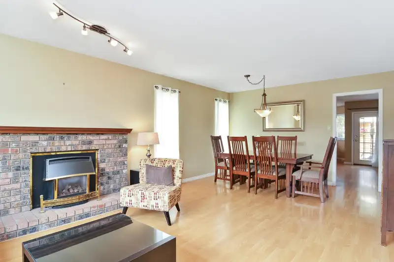 14063 16 AVENUE - photo 3 of 23