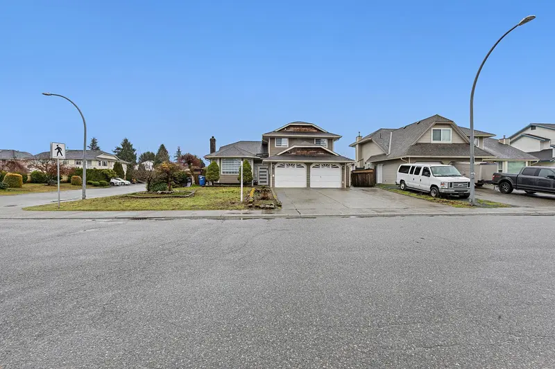 32066 SORRENTO AVENUE - photo 2 of 25