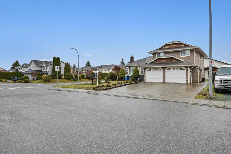 32066 SORRENTO AVENUE - photo 3 of 25