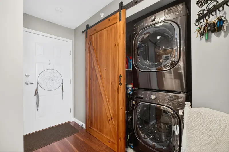 505 11605 227 STREET - photo 4 of 25