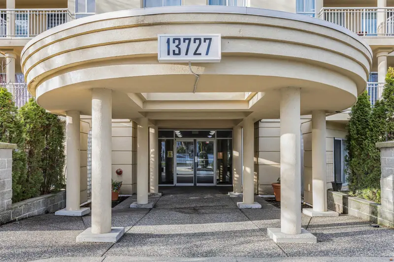 406 13727 74 AVENUE - photo 3 of 25