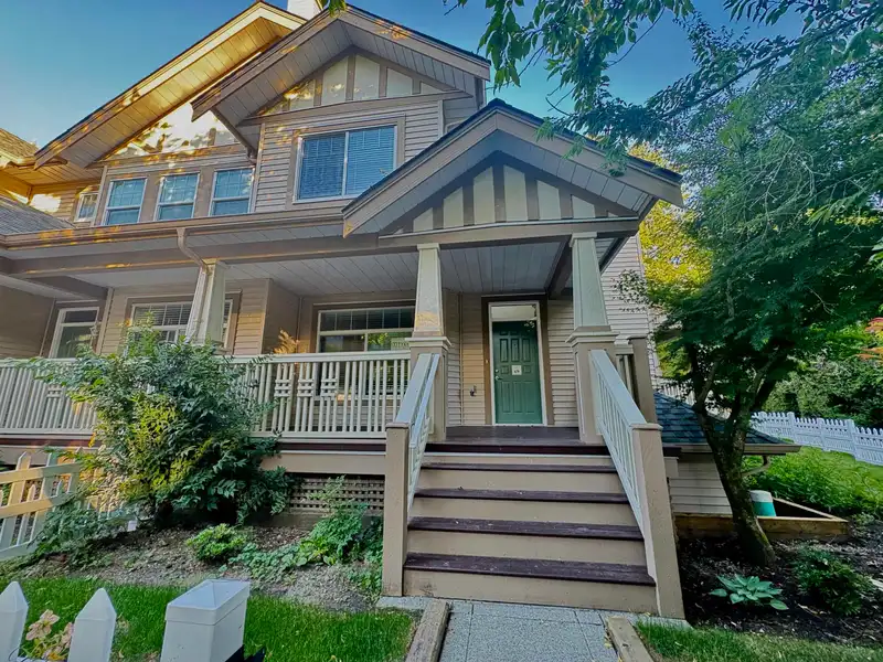69 2678 KING GEORGE BOULEVARD - photo 2 of 40
