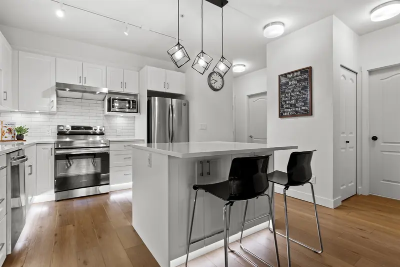 212 19091 MCMYN ROAD - photo 2 of 25