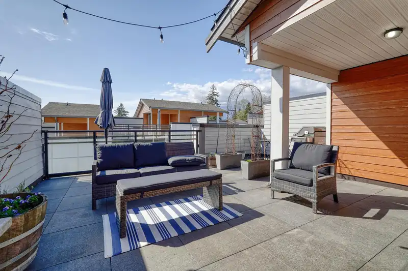 130 16433 19 AVENUE - photo 1 of 32
