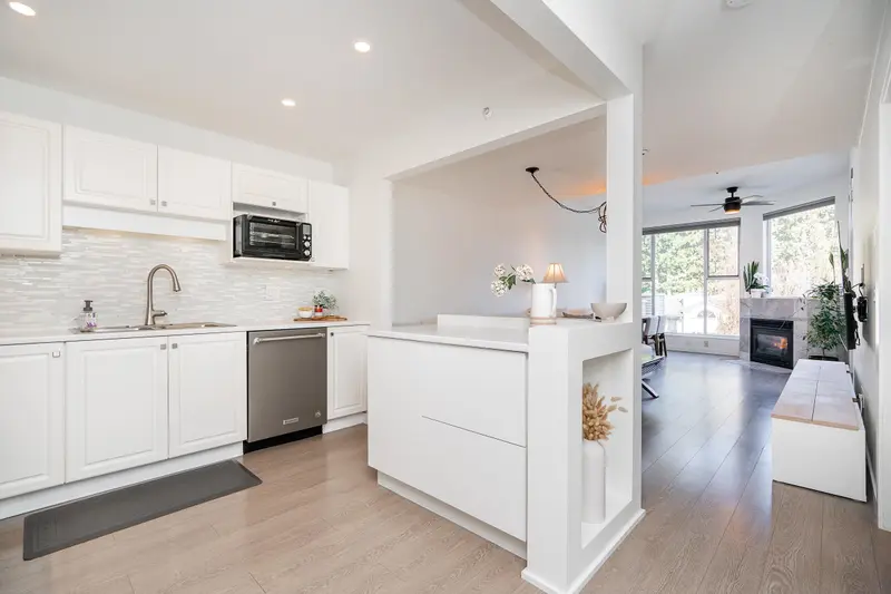 402 12155 191B STREET - photo 3 of 25