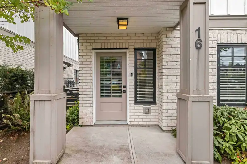 16 16467 23A AVENUE - photo 4 of 25