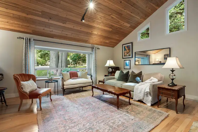 13247 17A AVENUE - photo 4 of 28