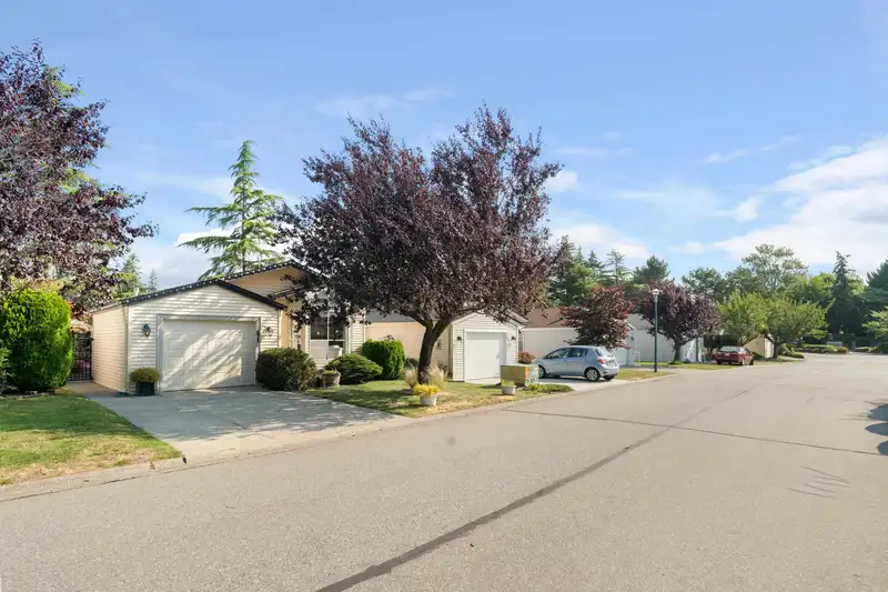 41 2345 CRANLEY DRIVE - photo 2 of 40