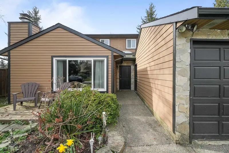 19432 62 AVENUE - photo 3 of 25