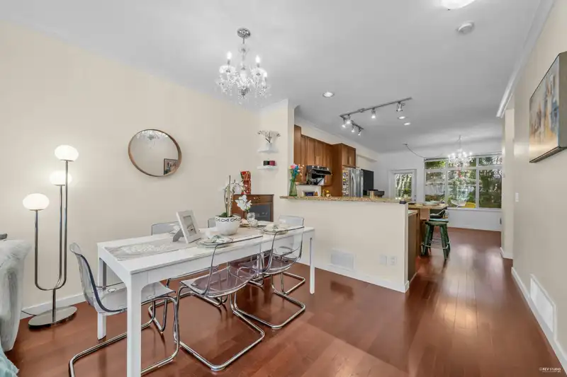 52 15151 34 AVENUE - photo 2 of 27