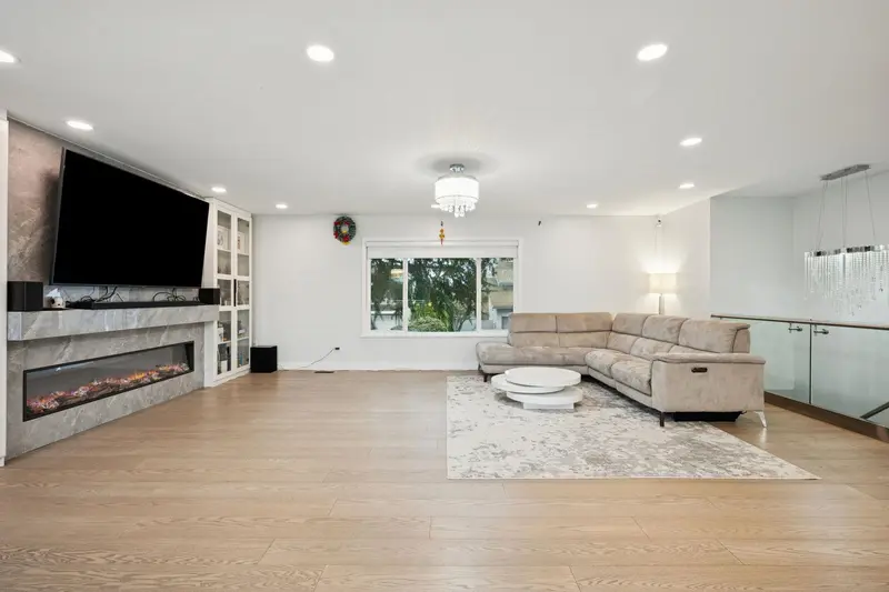 4811 LANCELOT DRIVE - photo 2 of 25