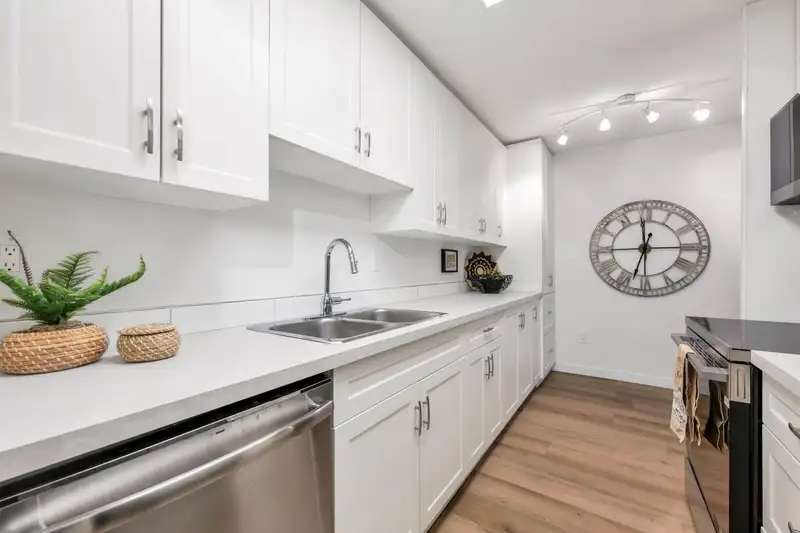 107 15020 NORTH BLUFF ROAD - photo 1 of 33