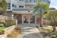 302 1322 MARTIN STREET - thumbnail 2