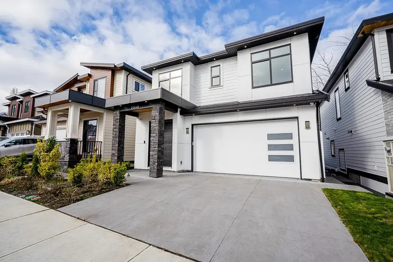 7515 205 STREET - photo 3 of 25