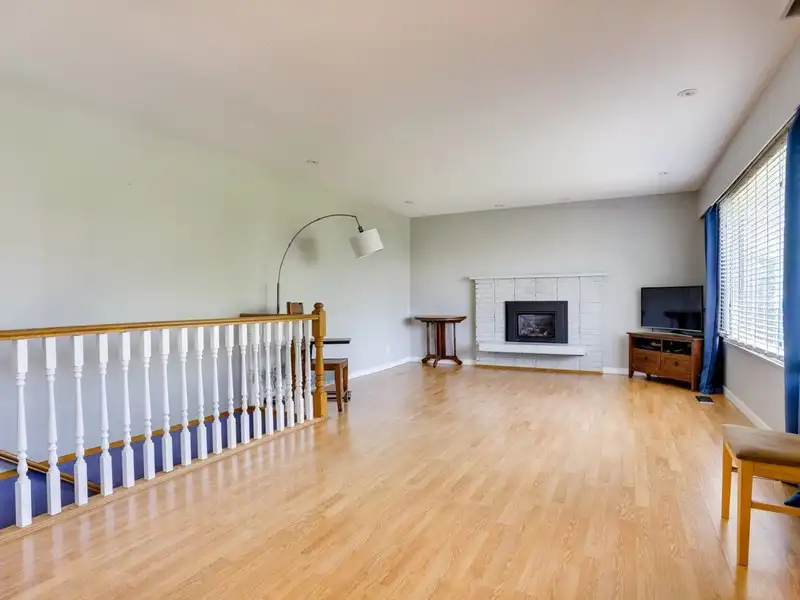 15866 NORTH BLUFF ROAD - photo 4 of 25