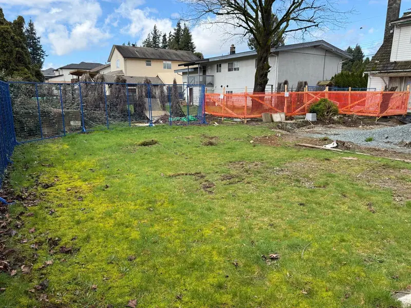 2285 MEADOWS STREET - photo 2 of 5