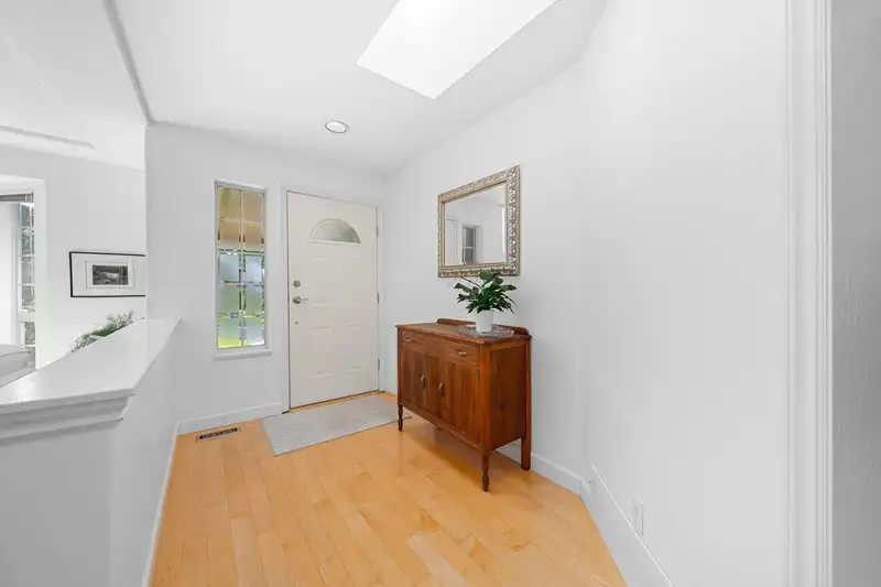 12561 18 AVENUE - photo 3 of 40