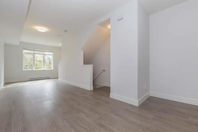 31 2070 OAK MEADOWS DRIVE - photo 3 of 25