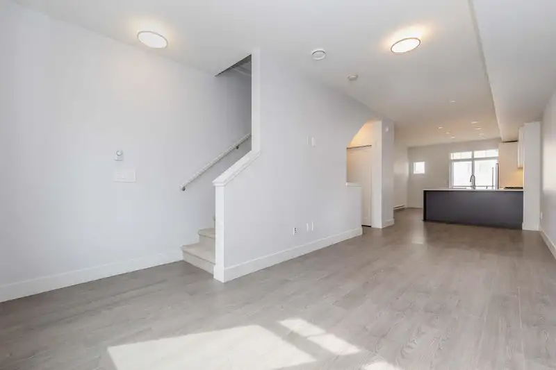 31 2070 OAK MEADOWS DRIVE - photo 4 of 25